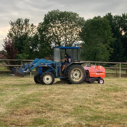 AGRIMAX870F - Mini Presse à Balles Rondes à Filet